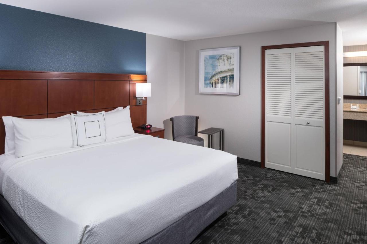 Hotel Courtyard By Marriott Parmer Tech Ridge 3*